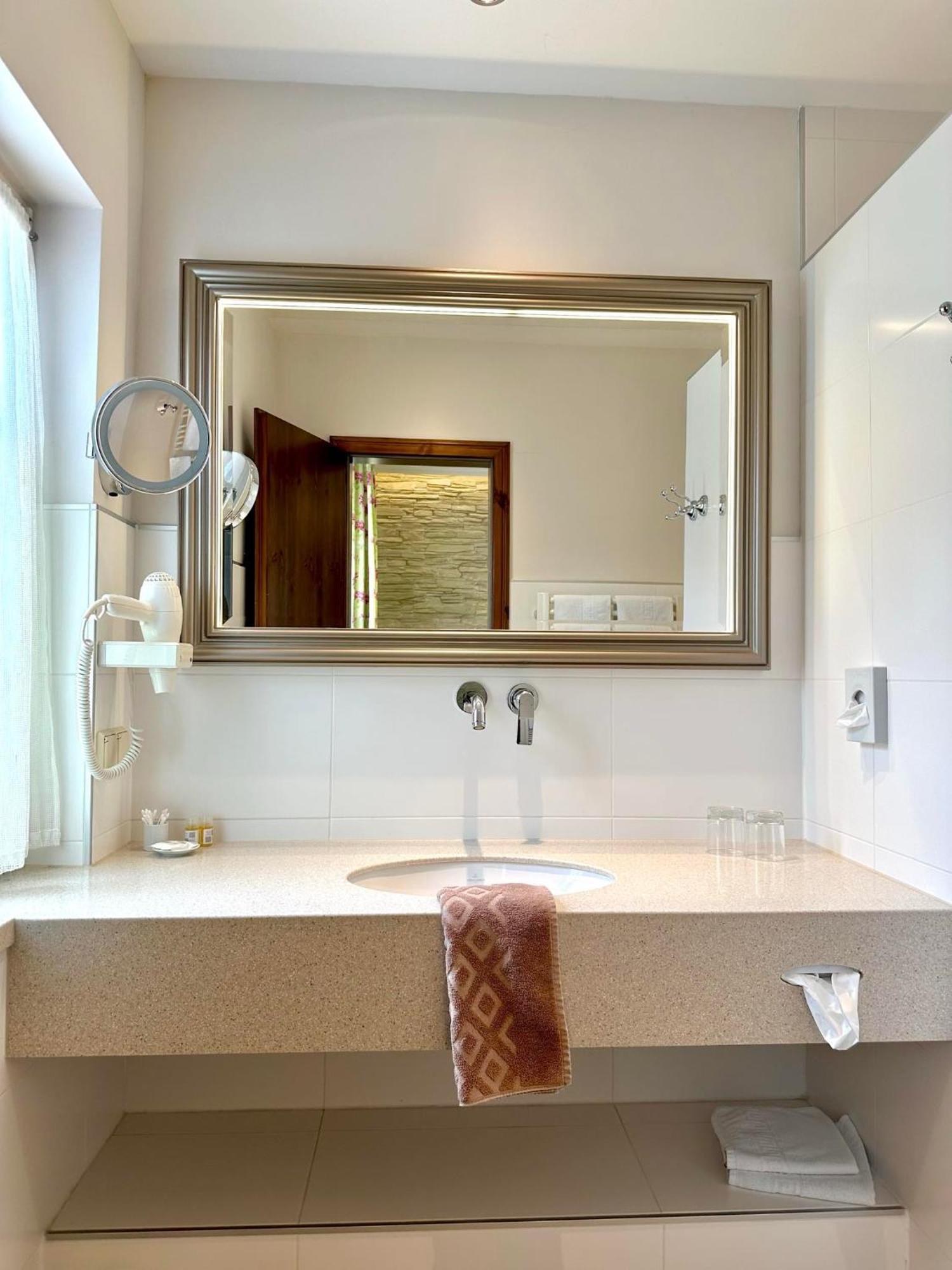 Hotel Unstruttal Freyburg Ngoại thất bức ảnh