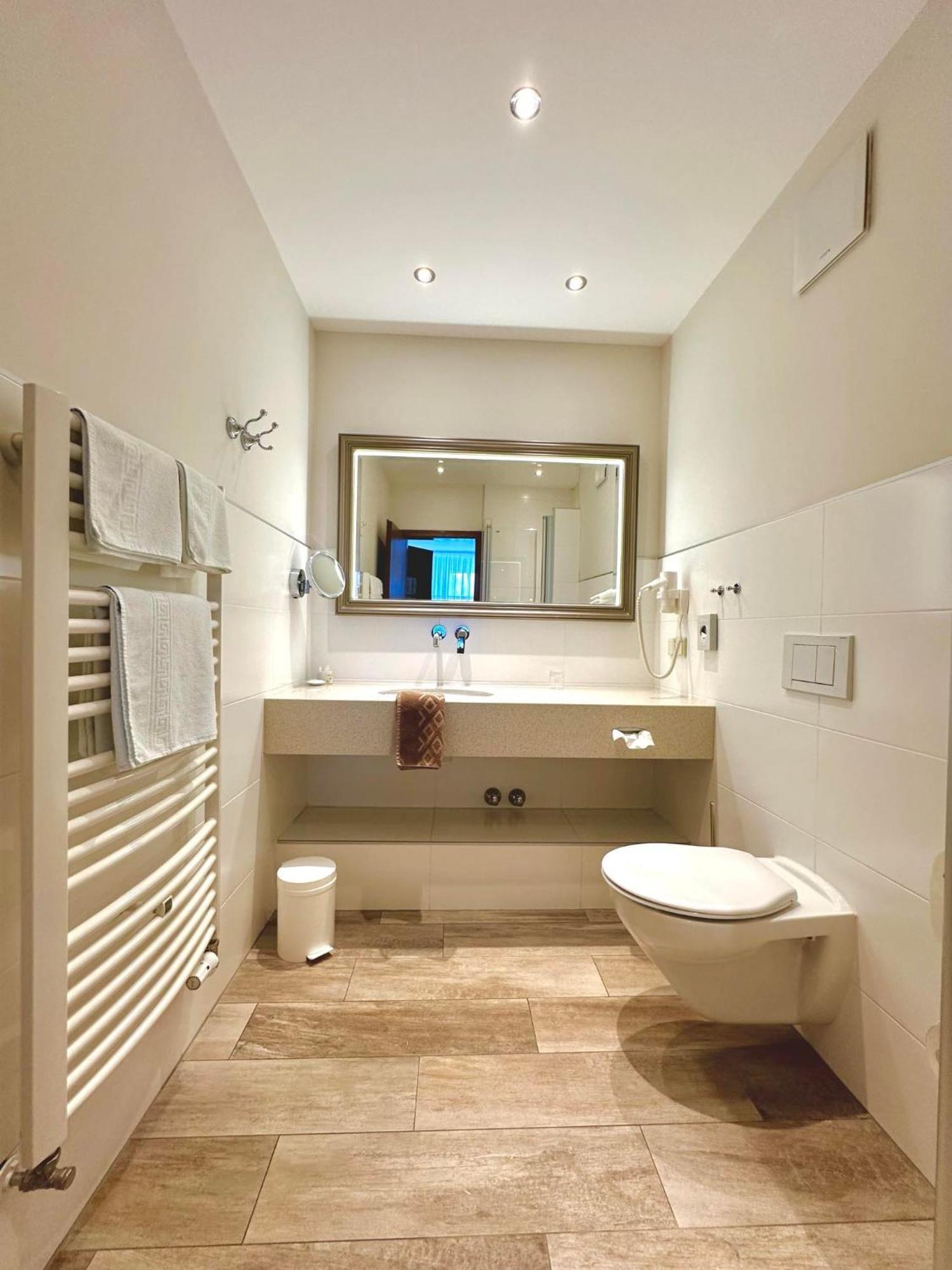 Hotel Unstruttal Freyburg Ngoại thất bức ảnh